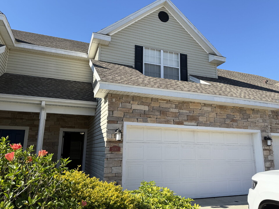 2047 Winterset Dr in Lakeland, FL - Building Photo