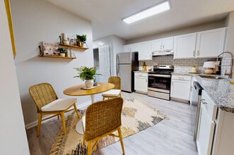 Hawk Ridge Apartments in Winston-Salem, NC - Building Photo - Building Photo