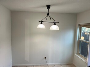 11213 Briar Forest Dr in Houston, TX - Building Photo - Building Photo