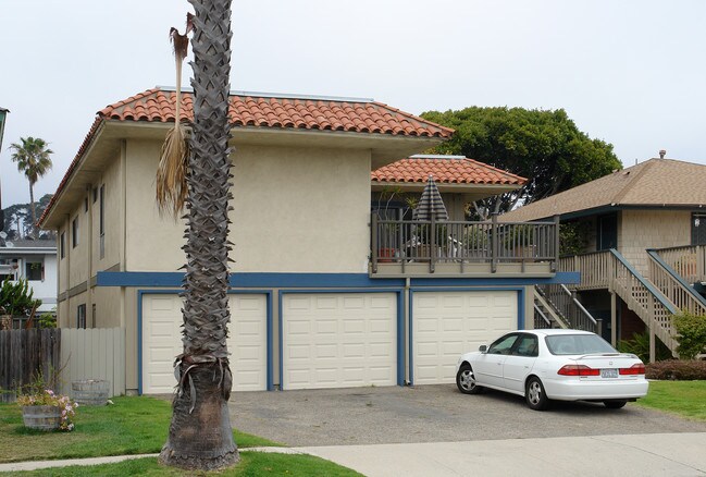 2552-2554 Seahorse Ave in Ventura, CA - Foto de edificio - Building Photo