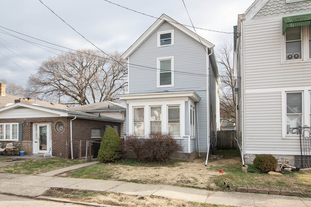 608 Jefferson Ave, Unit Two in Cincinnati, OH - Foto de edificio