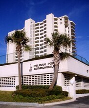 Pelican Point Condominium in Jacksonville Beach, FL - Foto de edificio - Building Photo