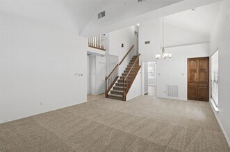 300 St Durney Ct in Irving, TX - Foto de edificio - Building Photo