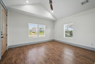 716 N Houston Ave in Denison, TX - Building Photo - Building Photo