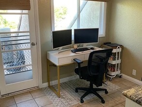 2920 Camino Capistrano, Unit Unit B in San Clemente, CA - Building Photo - Building Photo