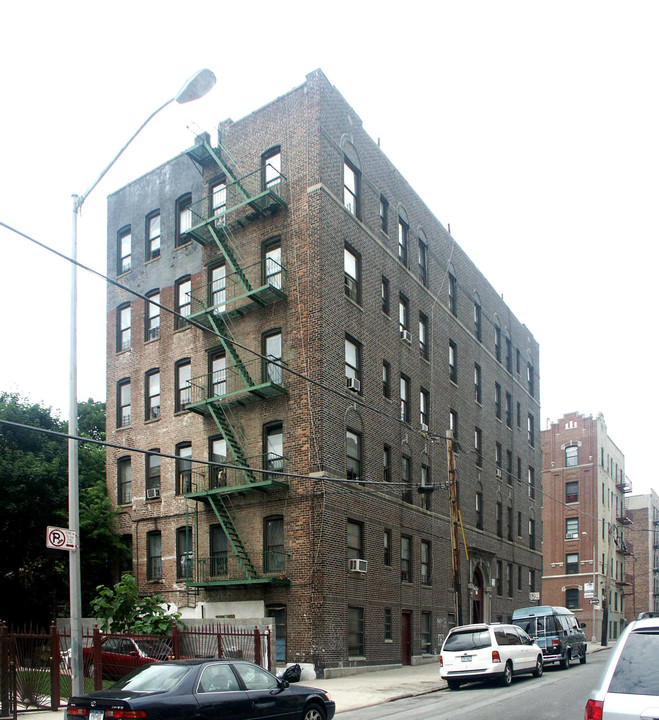 846 E 175th St in Bronx, NY - Foto de edificio