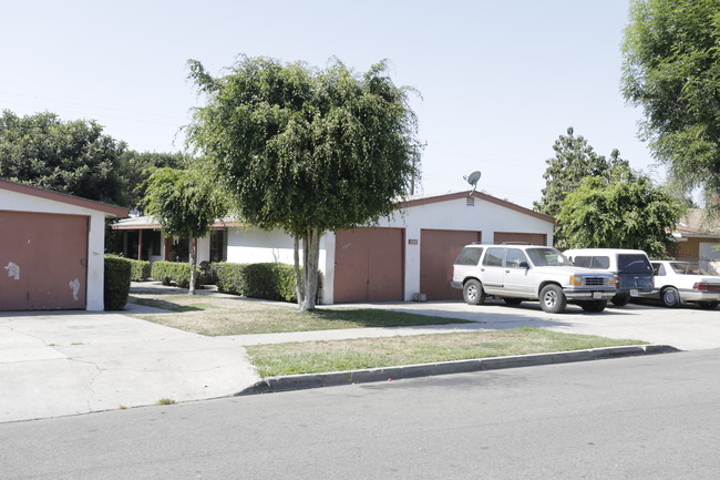 1134-1138 Richland Ave in Santa Ana, CA - Foto de edificio - Building Photo