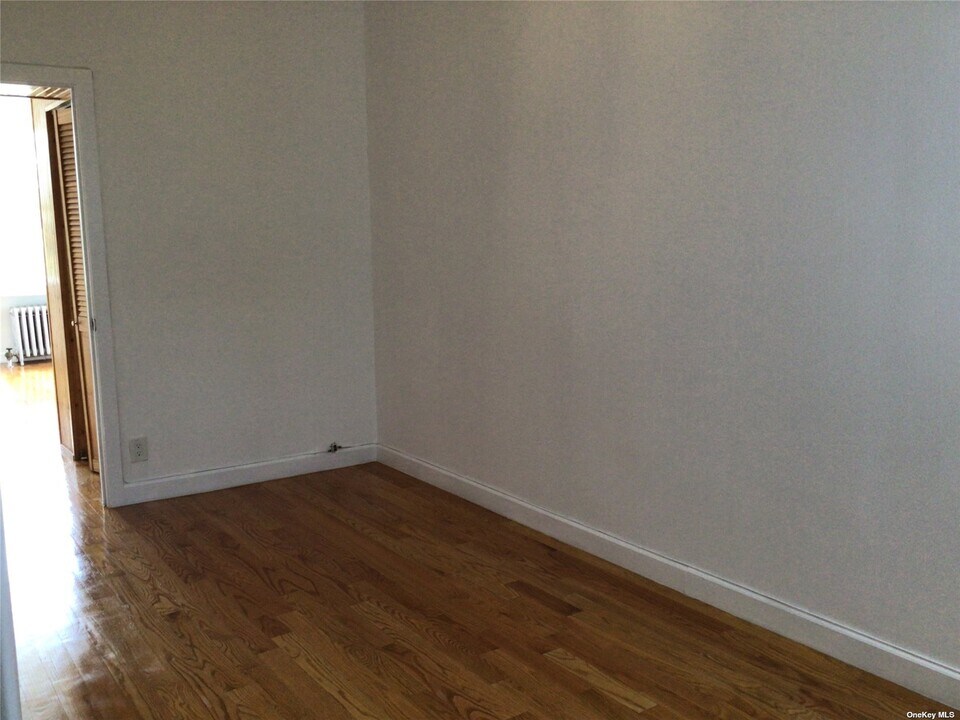 58-67 57th Rd-Unit -1L in Queens, NY - Building Photo