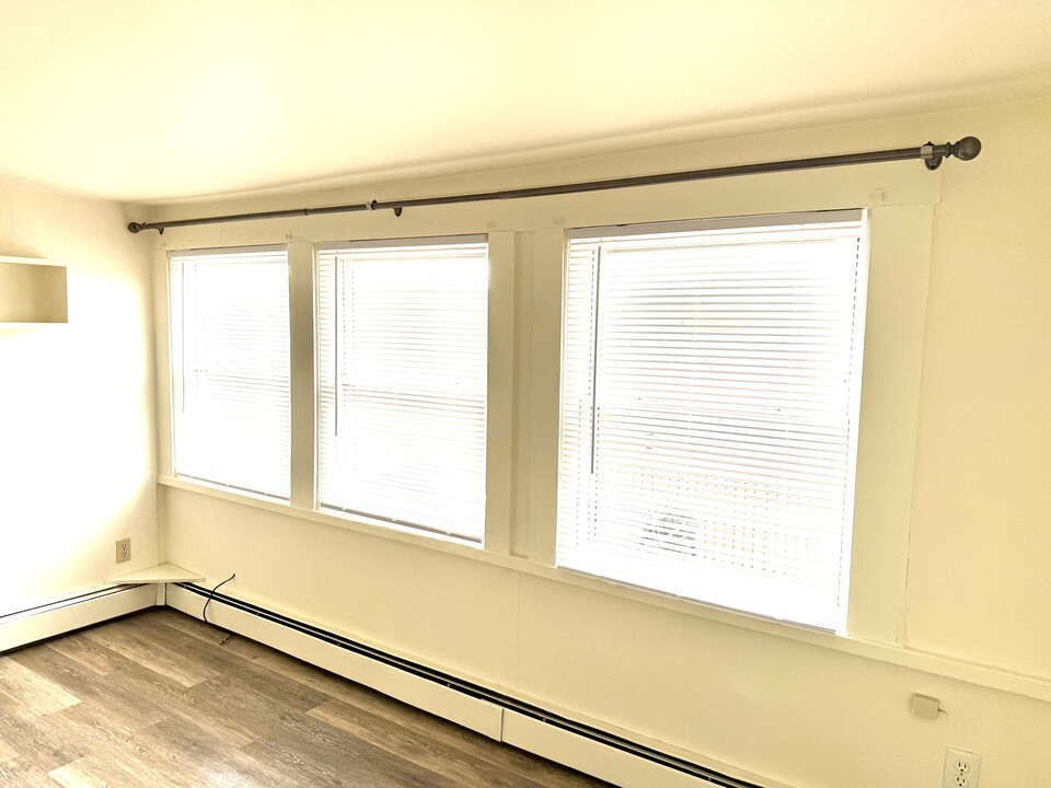 145 Hanover St, Unit 4 in Lebanon, NH - Building Photo