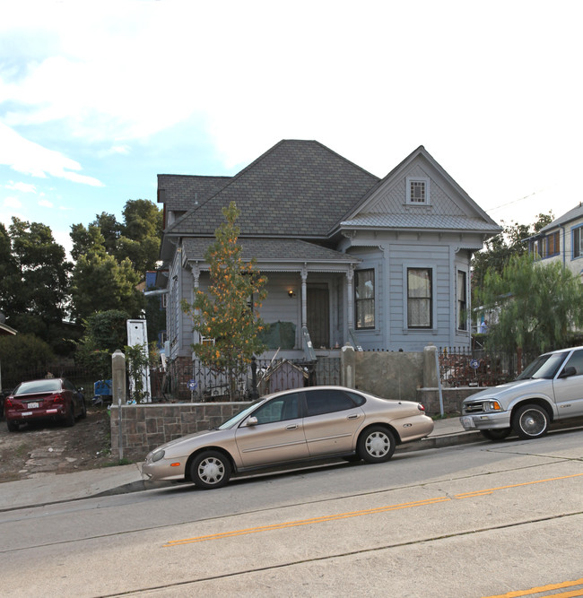 1116 1/2 Marion Ave in Los Angeles, CA - Building Photo - Building Photo