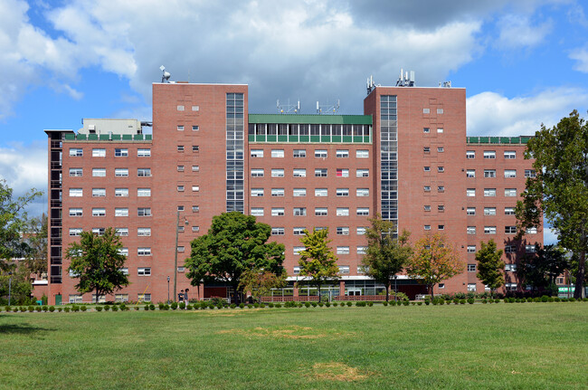 Holderby Hall in Huntington, WV - Building Photo - Building Photo