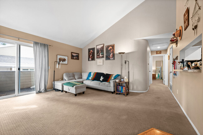property at 1478 E Foxboro Dr