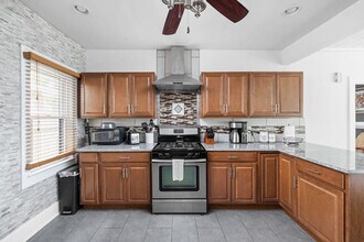 4452 Carrollton Ave in Indianapolis, IN - Building Photo - Building Photo