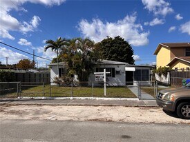 134 SW 61st Ave in Miami, FL - Building Photo