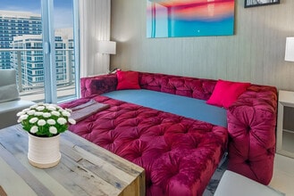 4011 S Ocean Dr in Hollywood, FL - Building Photo - Building Photo