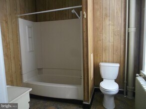 15 W Union St-Unit -4 in Burlington, NJ - Building Photo - Building Photo