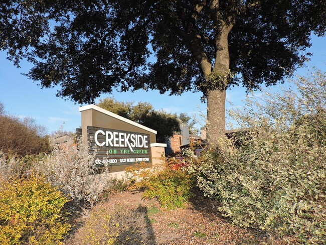 Creekside on the Green in Garland, TX - Building Photo - Building Photo