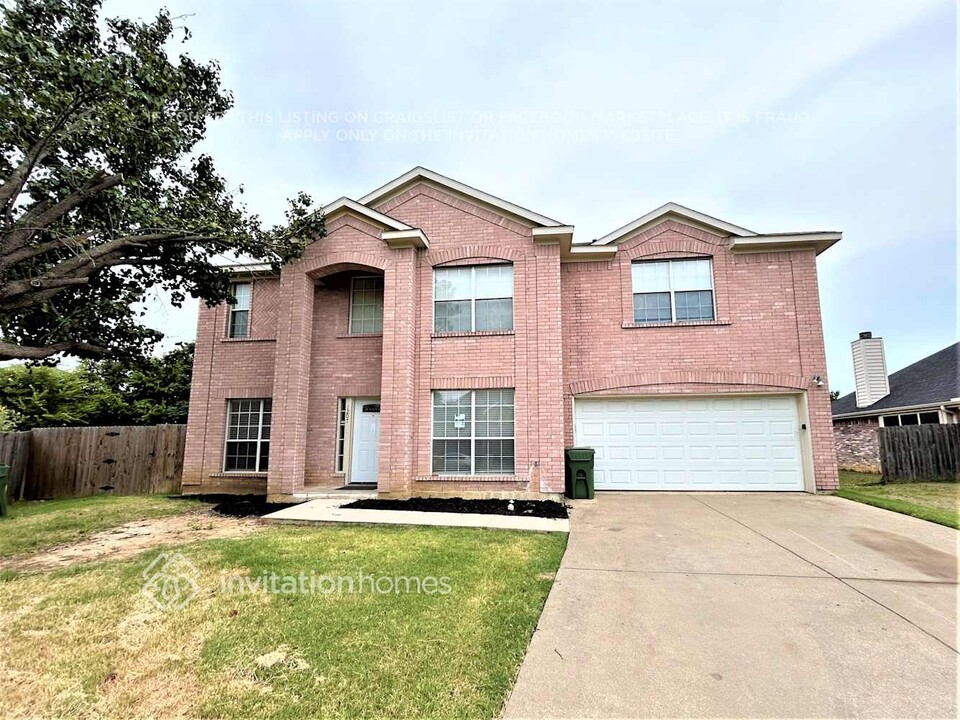 1207 Golden View Ct in Arlington, TX - Building Photo