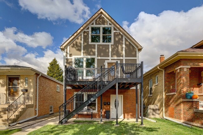 property at 5040 W Berenice Ave