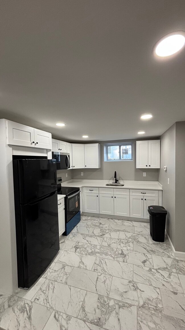 39 S 27th St, Unit Basement Apartment, Unit Basement Apartment