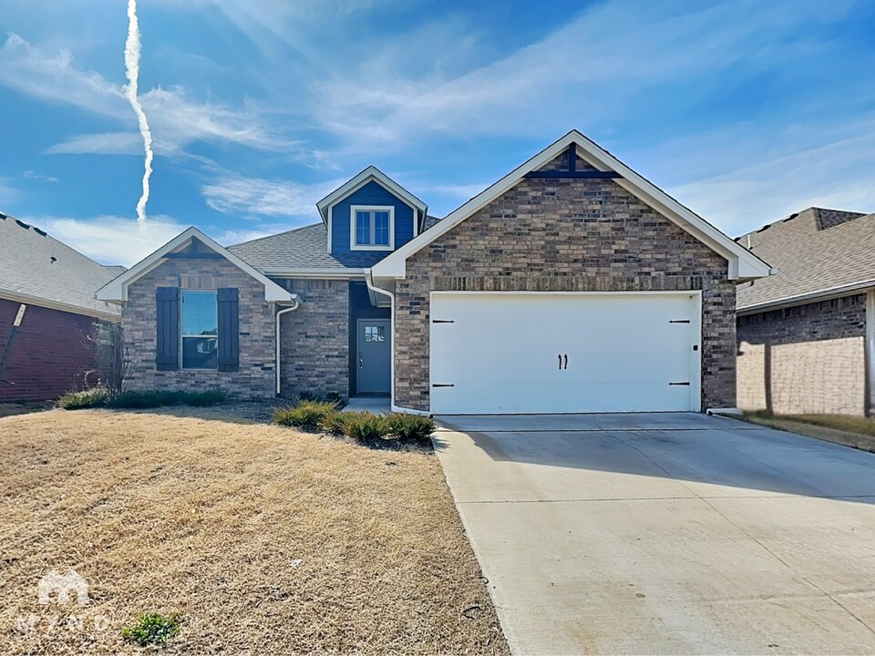 9120 NW 124th St in Yukon, OK - Building Photo