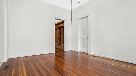 2230 W Belmont Ave, Unit 1R in Chicago, IL - Foto de edificio - Building Photo