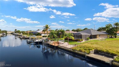 1327 SE 17th St in Cape Coral, FL - Building Photo - Building Photo