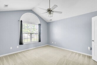 1948 Yellowbrick Rd in Fayetteville, NC - Building Photo - Building Photo