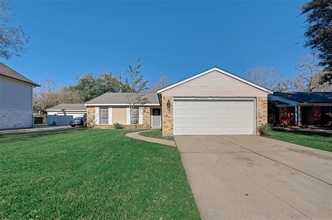 2411 Country Pl Dr in Richmond, TX - Building Photo - Building Photo