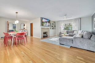 578 N Sequoyah Dr in Fayetteville, AR - Building Photo