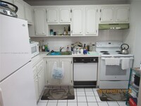 1010 Country Club Dr, Unit 303 photo'