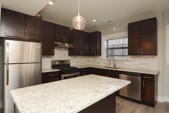 919 Crain St in Evanston, IL - Building Photo - Building Photo