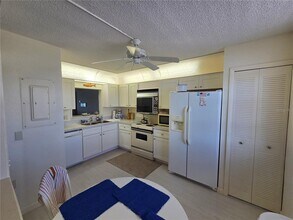 7700 Sun Island Dr S in South Pasadena, FL - Building Photo - Building Photo