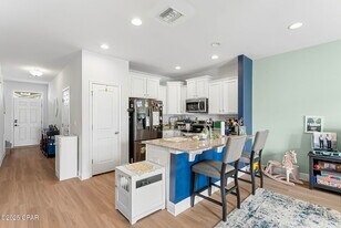 7470 Shadow Lake Dr in Panama City Beach, FL - Building Photo