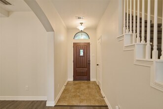 630 Aulia Ln in Spring, TX - Foto de edificio - Building Photo