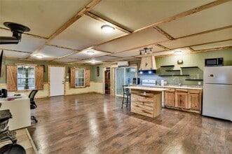 5711 Flint Dr in Granbury, TX - Building Photo - Building Photo