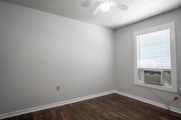 2516 Anita St photo'