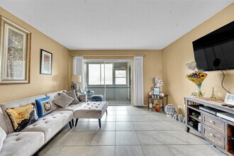 2769 Ashley Dr W in West Palm Beach, FL - Building Photo - Building Photo