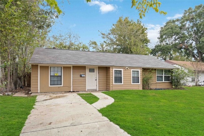 6043 Lyndhurst Dr in Houston, TX - Building Photo - Building Photo