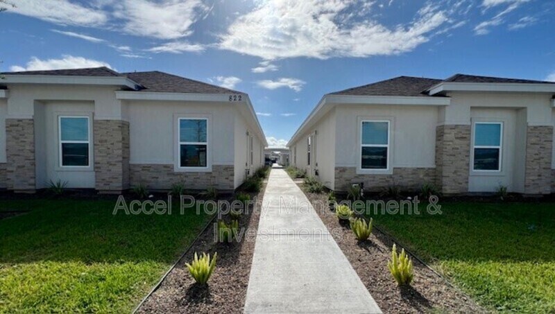 822 N Abbey Ave in Edinburg, TX - Building Photo