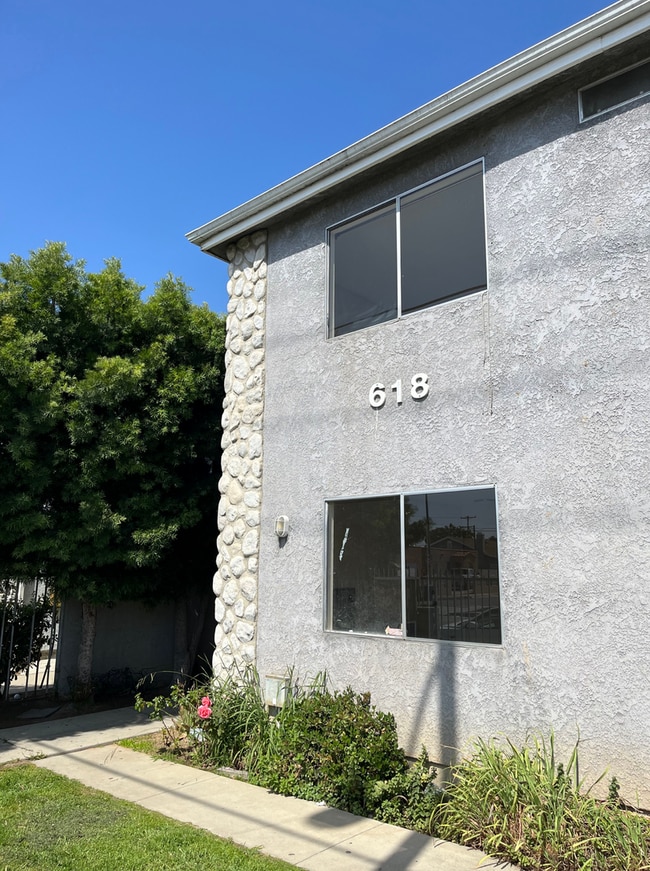 property at 618 Wilmington Blvd