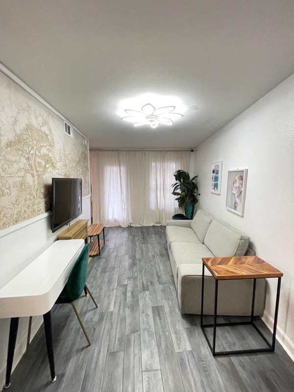 2020 S Congress Ave in Austin, TX - Foto de edificio - Building Photo