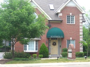 Colonial Square Offices in Barrington, IL - Building Photo - Building Photo