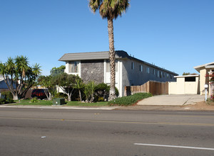 La Casa Bonita Apartments in Chula Vista, CA - Building Photo - Building Photo