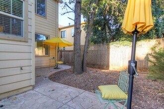2744 Rochelle St in Santa Rosa, CA - Building Photo - Building Photo