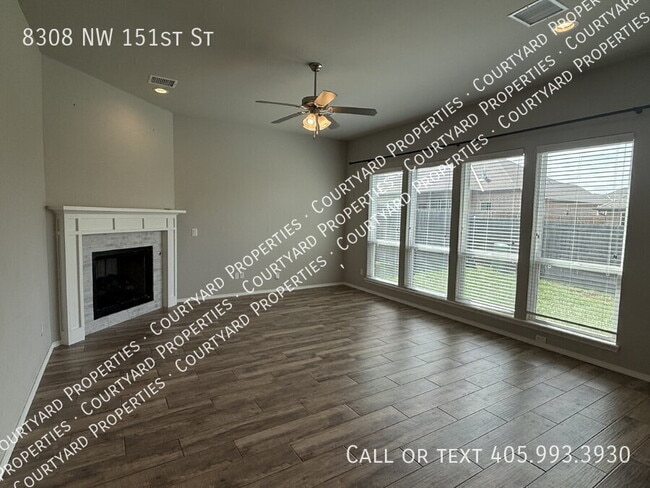 8308 NW 151st St in Edmond, OK - Foto de edificio - Building Photo