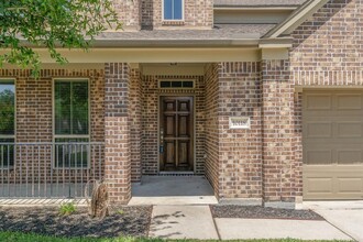 10118 N Whimbrel Cir in Conroe, TX - Foto de edificio - Building Photo