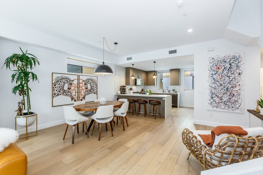 11404 Talia Ct in Los Angeles, CA - Building Photo
