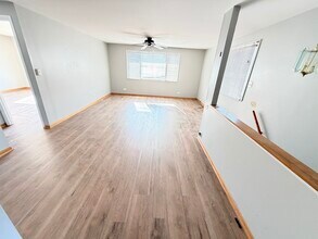 1306 Forestdale Ct in Schaumburg, IL - Foto de edificio - Building Photo