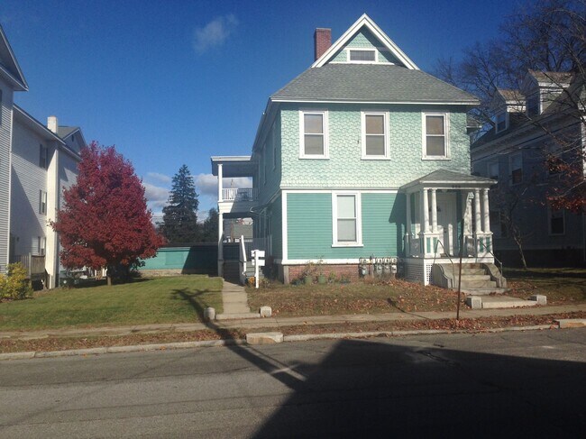 384 Hanover St, Unit D
